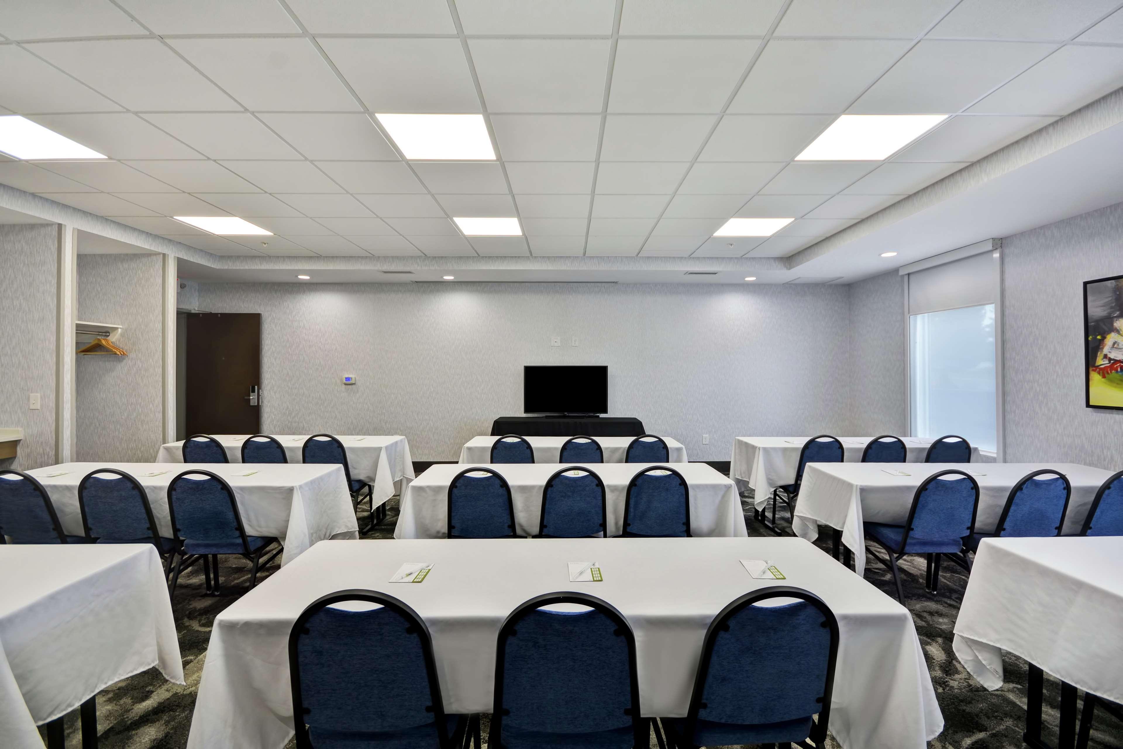 Home2 Suites By Hilton Grand Rapids North Walker Екстер'єр фото